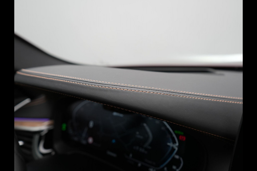 BMW 5 Serie Touring 530e Individual Plug In Hybrid 293pk Dealer O.H Aventurinrot Metallic PHEV | Panodak | Luxe Lederen Comfortzetels Memory & Ventilatie | Laser LED | Adaptive Cruise | Head Up | Harman Kardon | Keyless |