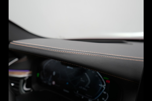 BMW 5 Serie Touring 530e Individual Plug In Hybrid 293pk Dealer O.H Aventurinrot Metallic PHEV | Panodak | Luxe Lederen Comfortzetels Memory & Ventilatie | Laser LED | Adaptive Cruise | Head Up | Harman Kardon | Keyless |