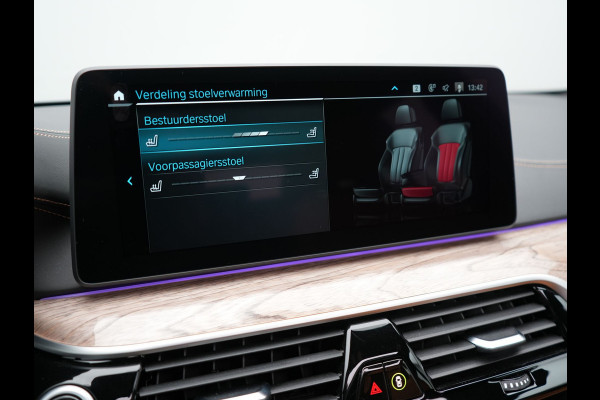 BMW 5 Serie Touring 530e Individual Plug In Hybrid 293pk Dealer O.H Aventurinrot Metallic PHEV | Panodak | Luxe Lederen Comfortzetels Memory & Ventilatie | Laser LED | Adaptive Cruise | Head Up | Harman Kardon | Keyless |