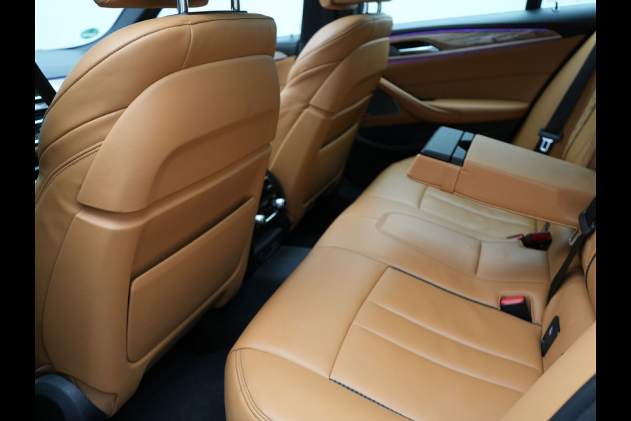BMW 5 Serie Touring 530e Individual Plug In Hybrid 293pk Dealer O.H Aventurinrot Metallic PHEV | Panodak | Luxe Lederen Comfortzetels Memory & Ventilatie | Laser LED | Adaptive Cruise | Head Up | Harman Kardon | Keyless |