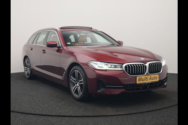 BMW 5 Serie Touring 530e Individual Plug In Hybrid 293pk Dealer O.H Aventurinrot Metallic PHEV | Panodak | Luxe Lederen Comfortzetels Memory & Ventilatie | Laser LED | Adaptive Cruise | Head Up | Harman Kardon | Keyless |