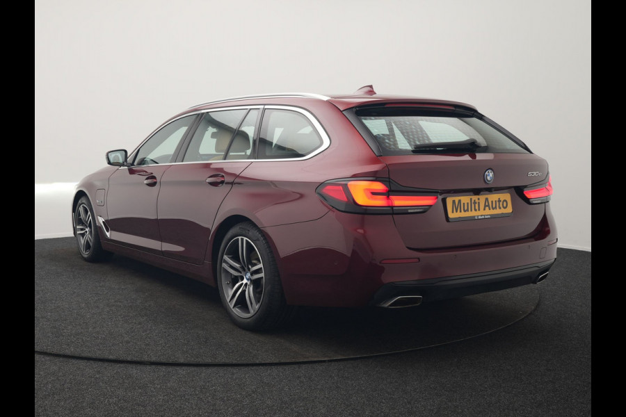 BMW 5 Serie Touring 530e Individual Plug In Hybrid 293pk Dealer O.H Aventurinrot Metallic PHEV | Panodak | Luxe Lederen Comfortzetels Memory & Ventilatie | Laser LED | Adaptive Cruise | Head Up | Harman Kardon | Keyless |