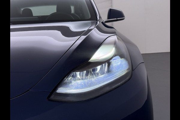 Tesla Model 3 SR Plus 325PK LFP Accu SOH 91% Lmv 18" AutoPilot Leder Pano-dak Adaptive-Cruise Camera's Elektr.-Stuur+Stoelen+Spiegels+Geheugen Navi LED ACC DAB Voorverwarmen interieur via App Keyless One-Pedal-Drive 1e Eigenaar Origineel Nederlandse Auto