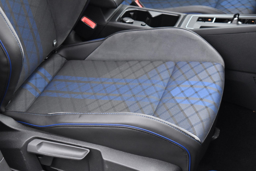 Volkswagen Golf 2.0 TSI R 4Motion Pano Lane ACC H&K Camera Drift