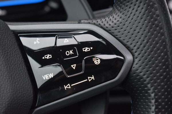 Volkswagen Golf 2.0 TSI R 4Motion Pano Lane ACC H&K Camera Drift