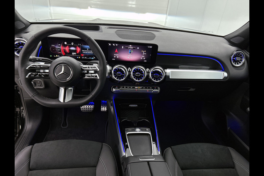 Mercedes-Benz Glb 180 Business Solution AMG | AMG Line Plus pakket | Trekhaak | GUARD 360 ° Vehicle protection Plus | Panoramaschuifdak | Nightpakket | smartphone integratie | 360° camera | 20 inch AMG velgen | Head-up display |