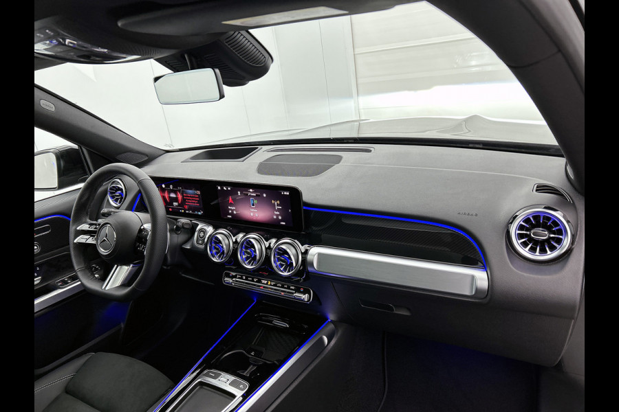 Mercedes-Benz Glb 180 Business Solution AMG | AMG Line Plus pakket | Trekhaak | GUARD 360 ° Vehicle protection Plus | Panoramaschuifdak | Nightpakket | smartphone integratie | 360° camera | 20 inch AMG velgen | Head-up display |