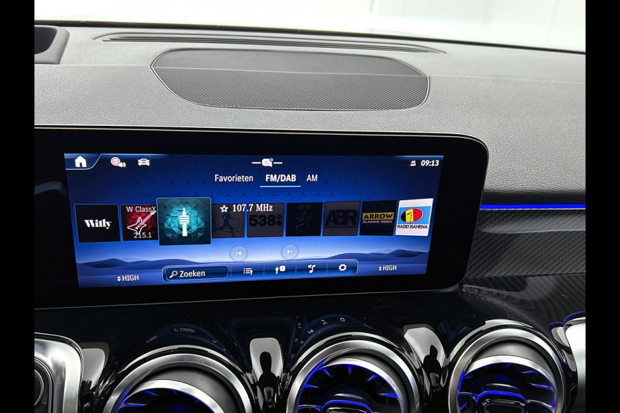 Mercedes-Benz Glb 180 Business Solution AMG | AMG Line Plus pakket | Trekhaak | GUARD 360 ° Vehicle protection Plus | Panoramaschuifdak | Nightpakket | smartphone integratie | 360° camera | 20 inch AMG velgen | Head-up display |