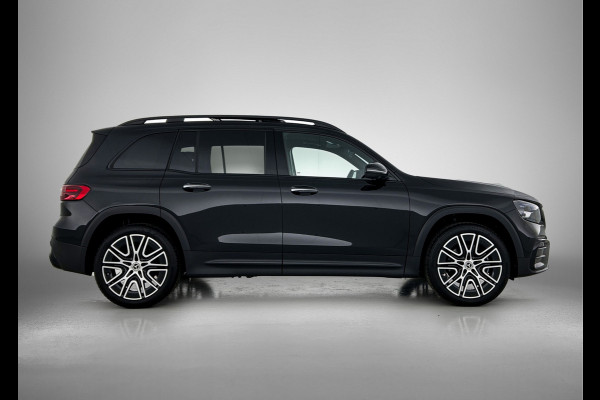 Mercedes-Benz Glb 180 Business Solution AMG | AMG Line Plus pakket | Trekhaak | GUARD 360 ° Vehicle protection Plus | Panoramaschuifdak | Nightpakket | smartphone integratie | 360° camera | 20 inch AMG velgen | Head-up display |