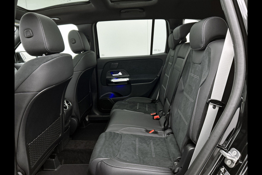 Mercedes-Benz Glb 180 Business Solution AMG | AMG Line Plus pakket | Trekhaak | GUARD 360 ° Vehicle protection Plus | Panoramaschuifdak | Nightpakket | smartphone integratie | 360° camera | 20 inch AMG velgen | Head-up display |