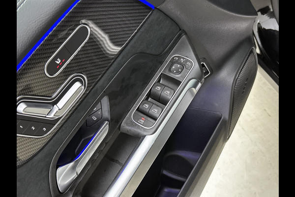 Mercedes-Benz Glb 180 Business Solution AMG | AMG Line Plus pakket | Trekhaak | GUARD 360 ° Vehicle protection Plus | Panoramaschuifdak | Nightpakket | smartphone integratie | 360° camera | 20 inch AMG velgen | Head-up display |