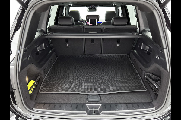 Mercedes-Benz Glb 180 Business Solution AMG | AMG Line Plus pakket | Trekhaak | GUARD 360 ° Vehicle protection Plus | Panoramaschuifdak | Nightpakket | smartphone integratie | 360° camera | 20 inch AMG velgen | Head-up display |