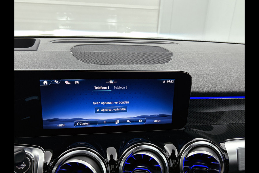 Mercedes-Benz Glb 180 Business Solution AMG | AMG Line Plus pakket | Trekhaak | GUARD 360 ° Vehicle protection Plus | Panoramaschuifdak | Nightpakket | smartphone integratie | 360° camera | 20 inch AMG velgen | Head-up display |