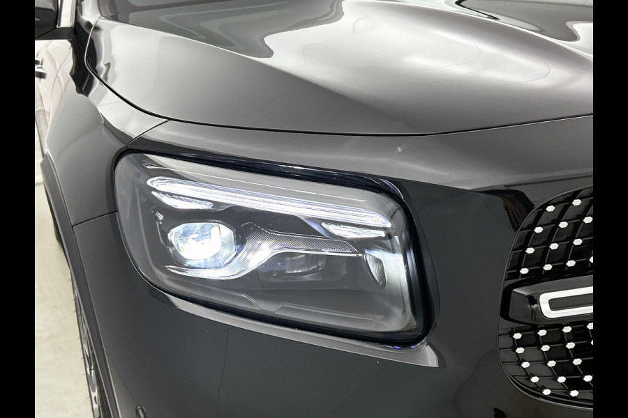 Mercedes-Benz Glb 180 Business Solution AMG | AMG Line Plus pakket | Trekhaak | GUARD 360 ° Vehicle protection Plus | Panoramaschuifdak | Nightpakket | smartphone integratie | 360° camera | 20 inch AMG velgen | Head-up display |