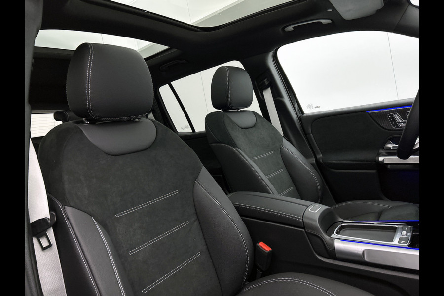 Mercedes-Benz Glb 180 Business Solution AMG | AMG Line Plus pakket | Trekhaak | GUARD 360 ° Vehicle protection Plus | Panoramaschuifdak | Nightpakket | smartphone integratie | 360° camera | 20 inch AMG velgen | Head-up display |