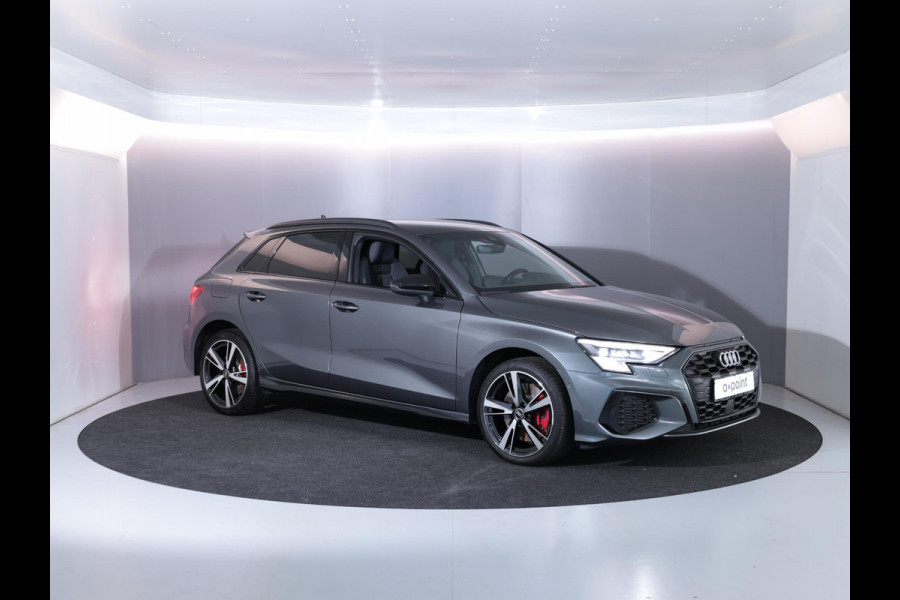 Audi A3 Sportback 45 TFSI e S edition 245 pk | SOH 94% | S-tronic | Navigatie | Parkeersensoren (Park assist) | Adaptieve cruise control | Matrix LED koplampen | S-Line |