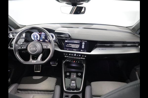Audi A3 Sportback 45 TFSI e S edition 245 pk | SOH 94% | S-tronic | Navigatie | Parkeersensoren (Park assist) | Adaptieve cruise control | Matrix LED koplampen | S-Line |