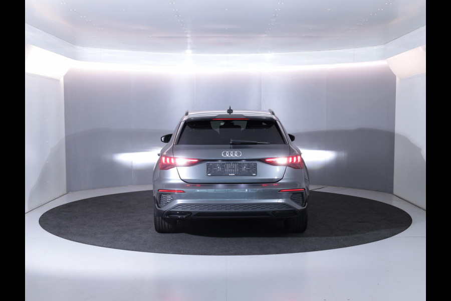 Audi A3 Sportback 45 TFSI e S edition 245 pk | SOH 94% | S-tronic | Navigatie | Parkeersensoren (Park assist) | Adaptieve cruise control | Matrix LED koplampen | S-Line |