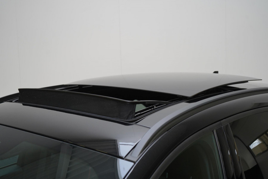 Ford Kuga 2.5 PHEV ST-Line | Panoramadak | Stoelverwarming | Blind-Spot | Stuurverwarming | Apple Carplay | All-seasonbanden |