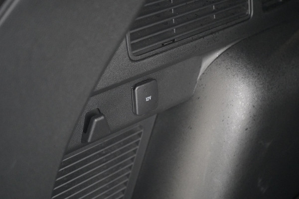 Ford Kuga 2.5 PHEV ST-Line | Panoramadak | Stoelverwarming | Blind-Spot | Stuurverwarming | Apple Carplay | All-seasonbanden |
