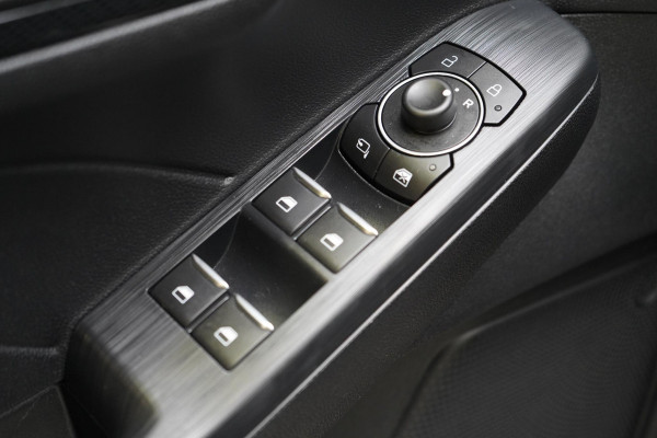 Ford Kuga 2.5 PHEV ST-Line | Panoramadak | Rode remklauwen | Apple Carplay | Winter Pack | Achteruitrijcamera