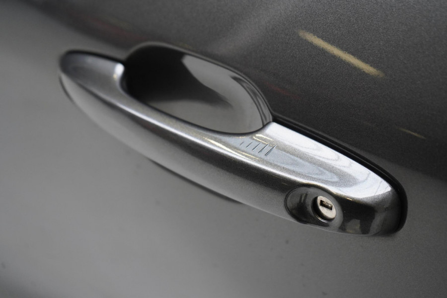 Ford Kuga 2.5 PHEV ST-Line | Panoramadak | Rode remklauwen | Apple Carplay | Winter Pack | Achteruitrijcamera