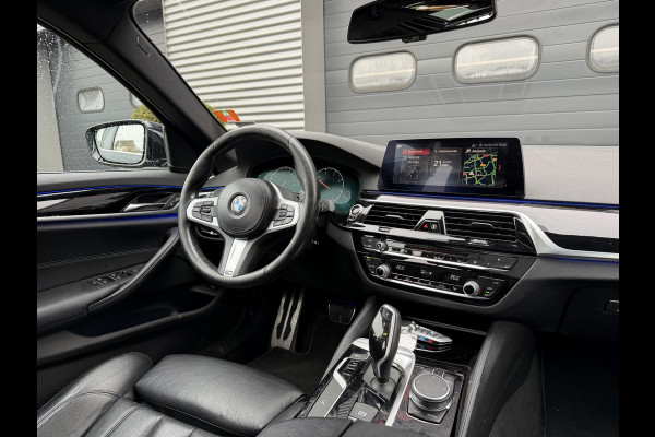 BMW 5 Serie Touring 520d xDrive High Executive M-Sport | Panoramadak | Camera | Elektrische Trekhaak | Elektrische Achterklep |