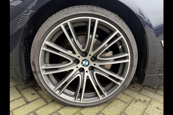 BMW 5 Serie Touring 520d xDrive High Executive M-Sport | Panoramadak | Camera | Elektrische Trekhaak | Elektrische Achterklep |