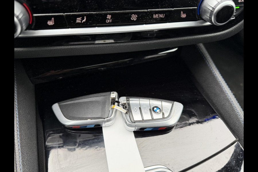BMW 5 Serie Touring 520d xDrive High Executive M-Sport | Panoramadak | Camera | Elektrische Trekhaak | Elektrische Achterklep |