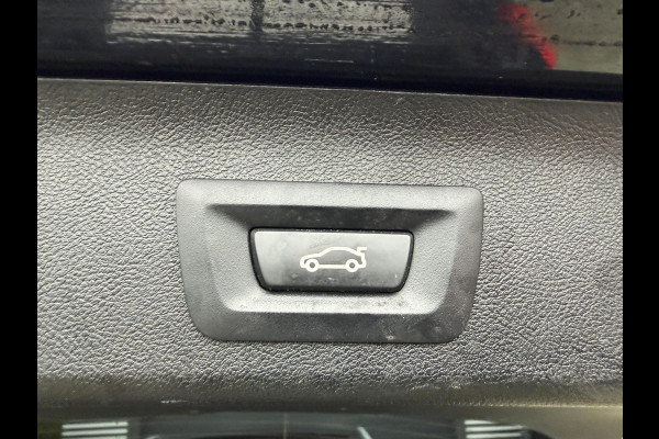 BMW 5 Serie Touring 520d xDrive High Executive M-Sport | Panoramadak | Camera | Elektrische Trekhaak | Elektrische Achterklep |