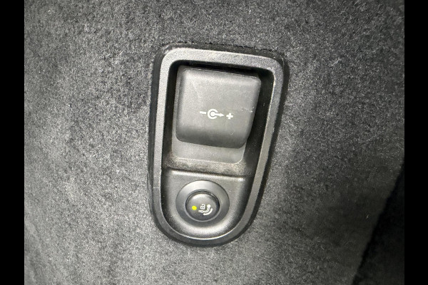 BMW 5 Serie Touring 520d xDrive High Executive M-Sport | Panoramadak | Camera | Elektrische Trekhaak | Elektrische Achterklep |