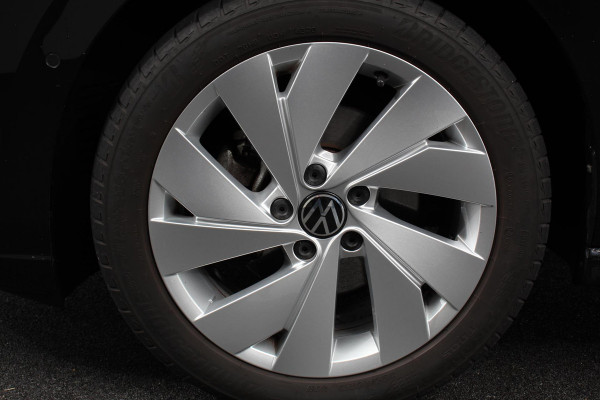 Volkswagen Golf Variant 1.5 eTSI 150pk DSG Style | Navigatie | Apple Carplay/Android Auto | Adaptive Cruise Control | Parkeersensoren | Camera | Stoel-en stuurverwarming | Blind Spot Assist | Ledverlichting voor