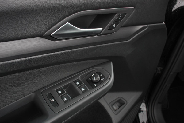 Volkswagen Golf Variant 1.5 eTSI 150pk DSG Style | Navigatie | Apple Carplay/Android Auto | Adaptive Cruise Control | Parkeersensoren | Camera | Stoel-en stuurverwarming | Blind Spot Assist | Ledverlichting voor