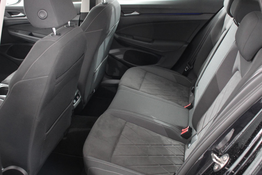 Volkswagen Golf Variant 1.5 eTSI 150pk DSG Style | Navigatie | Apple Carplay/Android Auto | Adaptive Cruise Control | Parkeersensoren | Camera | Stoel-en stuurverwarming | Blind Spot Assist | Ledverlichting voor