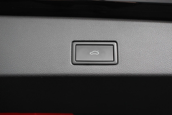 Volkswagen Golf Variant 1.5 eTSI 150pk DSG Style | Navigatie | Apple Carplay/Android Auto | Adaptive Cruise Control | Parkeersensoren | Camera | Stoel-en stuurverwarming | Blind Spot Assist | Ledverlichting voor