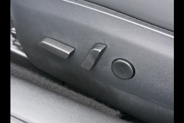 Tesla Model 3 RWD SR plus 325PK Lmv 18" AutoPilot FSD Leder Panoramadak Adaptive-Cruise Camera's Elektr.-Stuur+Stoelen+Spiegels+Geheugen+Easy- Navi LED Comfortstoelen ACC DAB Voorverwarmen interieur via App Keyless One-Pedal-Drive Origineel Nederlandse auto tot 11kw laden thuis!