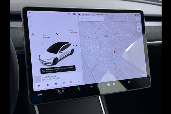 Tesla Model 3 RWD SR plus 325PK Lmv 18" AutoPilot FSD Leder Panoramadak Adaptive-Cruise Camera's Elektr.-Stuur+Stoelen+Spiegels+Geheugen+Easy- Navi LED Comfortstoelen ACC DAB Voorverwarmen interieur via App Keyless One-Pedal-Drive Origineel Nederlandse auto tot 11kw laden thuis!