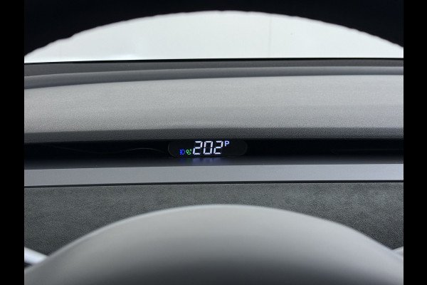 Tesla Model 3 RWD SR plus 325PK Lmv 18" AutoPilot FSD Leder Panoramadak Adaptive-Cruise Camera's Elektr.-Stuur+Stoelen+Spiegels+Geheugen+Easy- Navi LED Comfortstoelen ACC DAB Voorverwarmen interieur via App Keyless One-Pedal-Drive Origineel Nederlandse auto tot 11kw laden thuis!