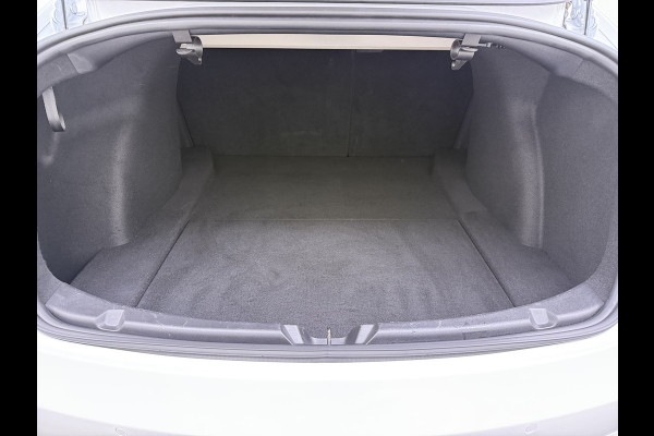 Tesla Model 3 RWD SR plus 325PK Lmv 18" AutoPilot FSD Leder Panoramadak Adaptive-Cruise Camera's Elektr.-Stuur+Stoelen+Spiegels+Geheugen+Easy- Navi LED Comfortstoelen ACC DAB Voorverwarmen interieur via App Keyless One-Pedal-Drive Origineel Nederlandse auto tot 11kw laden thuis!