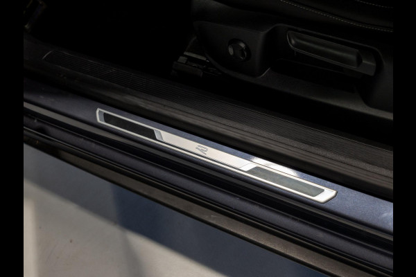 Volkswagen T-Roc Cabrio 1.5 TSI 3x R-Line / 150pk / Beats / Leder / Stoel en stuur verwarming /