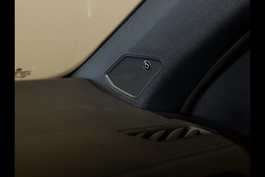 Volkswagen T-Roc Cabrio 1.5 TSI 3x R-Line / 150pk / Beats / Leder / Stoel en stuur verwarming /