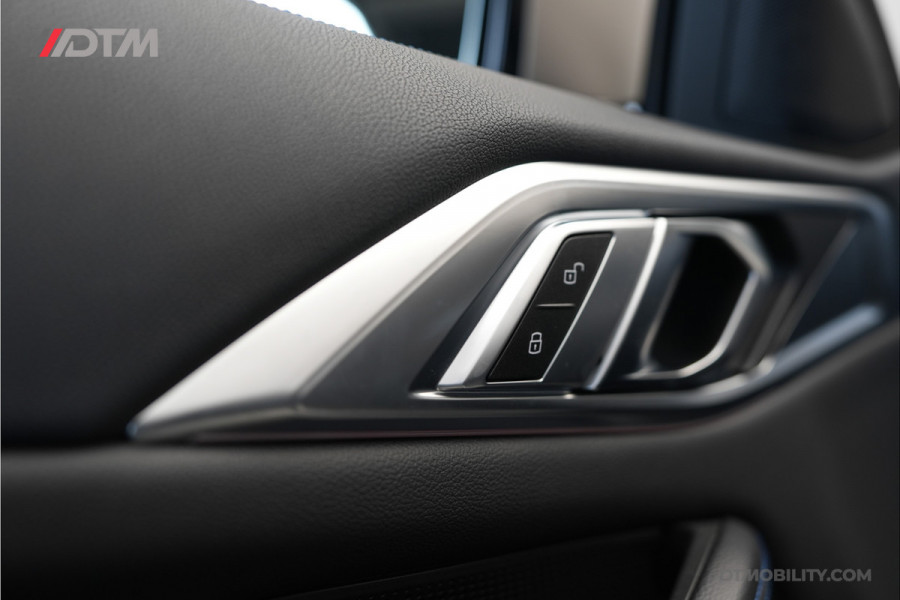 BMW 4 Serie Cabrio M440i xDrive High Executive | M-Sport | Ambient