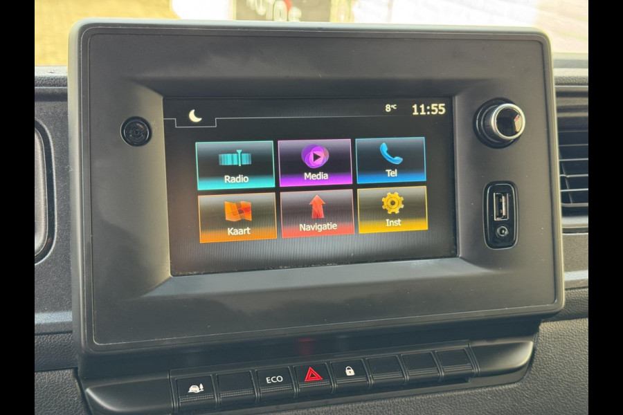 Renault Master T35 2.3 dCi 135 L2H2 Comfort Airco Cruise control Apple / Android Navigatie Laadruimte afgewerkt