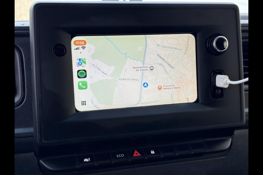 Renault Master T35 2.3 dCi 135 L2H2 Comfort Airco Cruise control Apple / Android Navigatie Laadruimte afgewerkt