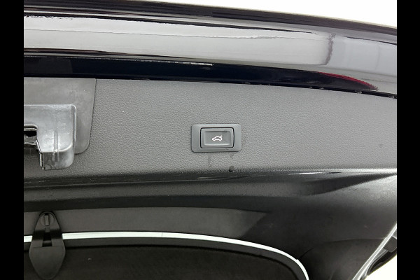Audi e-tron Sportback 55 quattro Business edition 95 kWh(NL-auto, 90% SoH, Carplay, StoelV, Navi, Parkeersensoren, Etc)