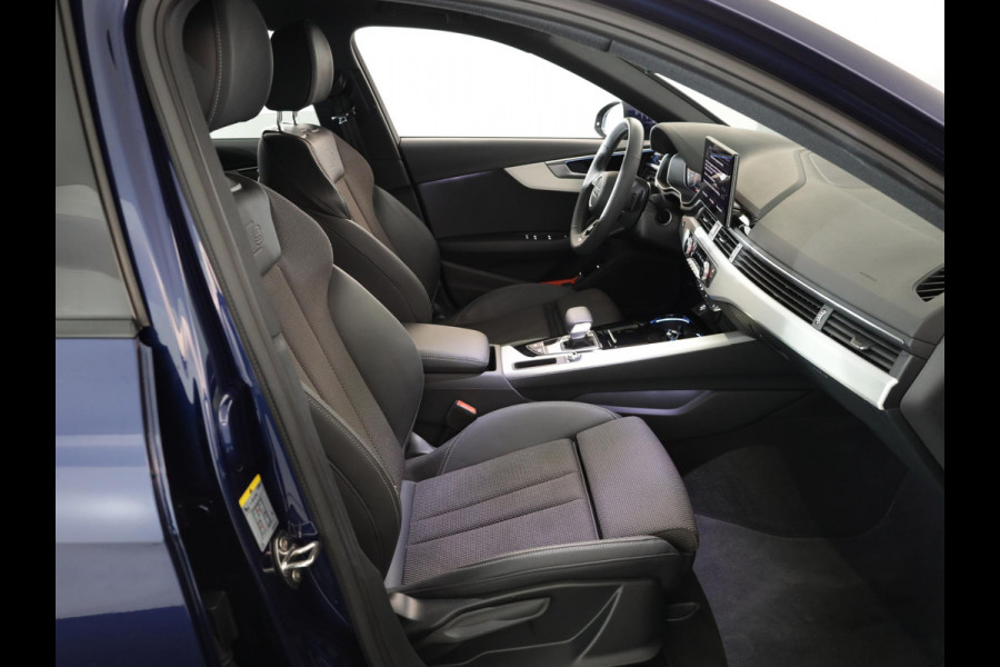 Audi A4 Avant 35 TFSI S edition Competition 150 pk S-tronic| Private lease vanaf €760,- pm | Verlengde garantie | Navigatie | Parkeersensoren | Autom. airco (3 zones) | Stoelverwarming | S-Line |