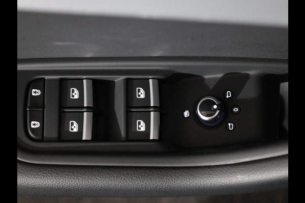 Audi A4 Avant 35 TFSI S edition Competition 150 pk S-tronic| Private lease vanaf €760,- pm | Verlengde garantie | Navigatie | Parkeersensoren | Autom. airco (3 zones) | Stoelverwarming | S-Line |