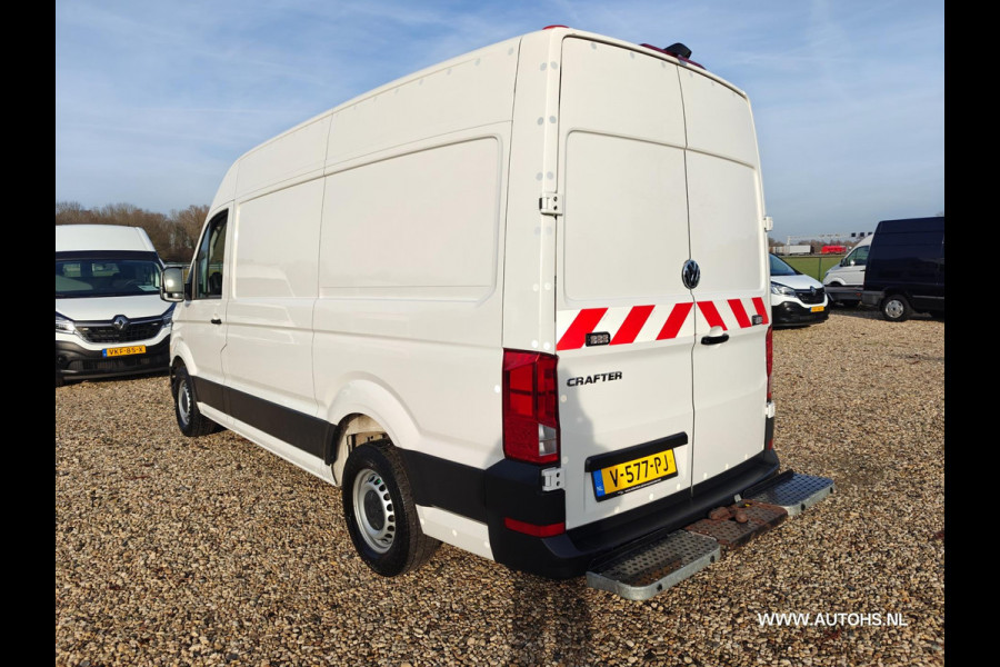 Volkswagen Crafter 35 2.0 TDI L3H3 EL Highline , euro 6 , 1e Eig. 3000 KG trekkracht , pracht bus , cruise camera , ex overheid.