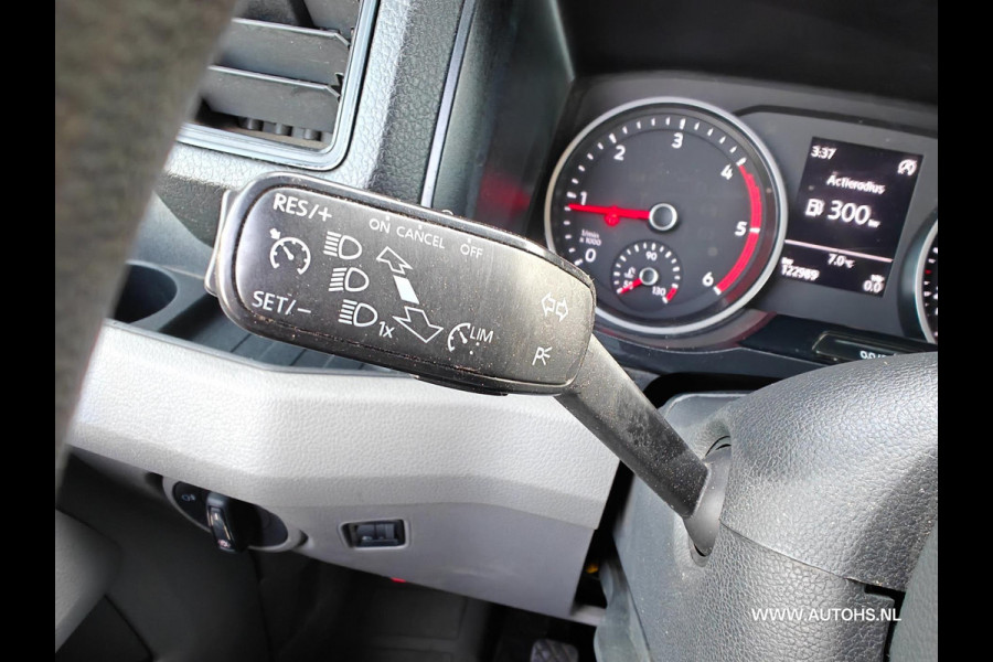 Volkswagen Crafter 35 2.0 TDI L3H3 EL Highline , euro 6 , 1e Eig. 3000 KG trekkracht , pracht bus , cruise camera , ex overheid.