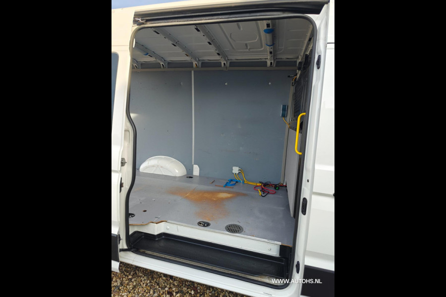 Volkswagen Crafter 35 2.0 TDI L3H3 EL Highline , euro 6 , 1e Eig. 3000 KG trekkracht , pracht bus , cruise camera , ex overheid.